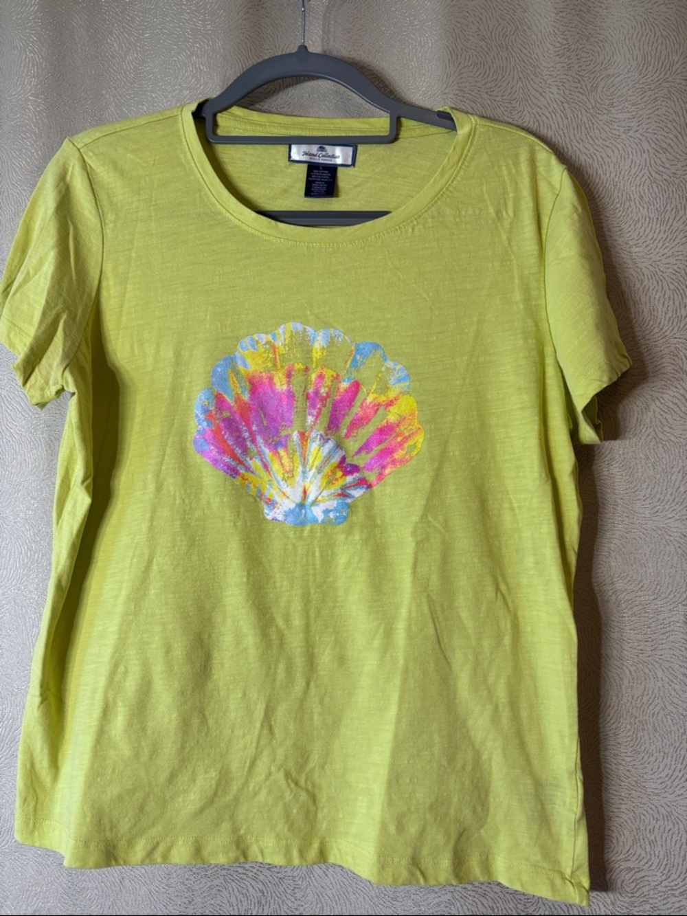 Island Collection Lime Green Shell Graphic Tee 0217